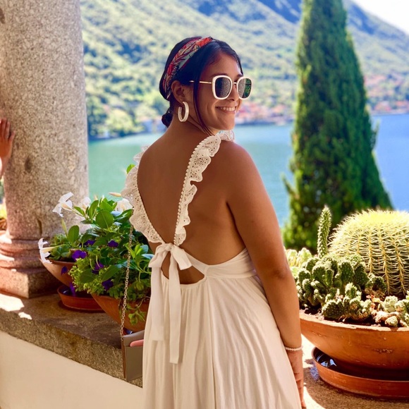 Meet your Posher, Laura - Picture 1 of 2